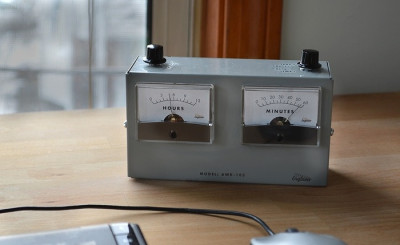 AWK-105 Analog Voltmeter Clock